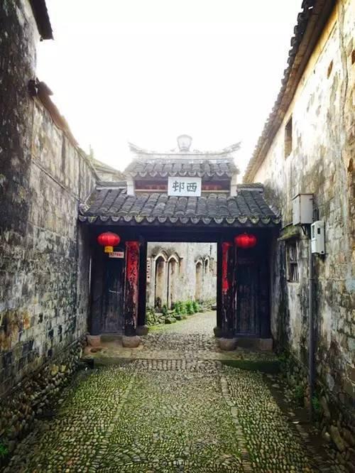 LCK记者正式确定，uzi将获得专属皮肤，大概率会选择卡莎